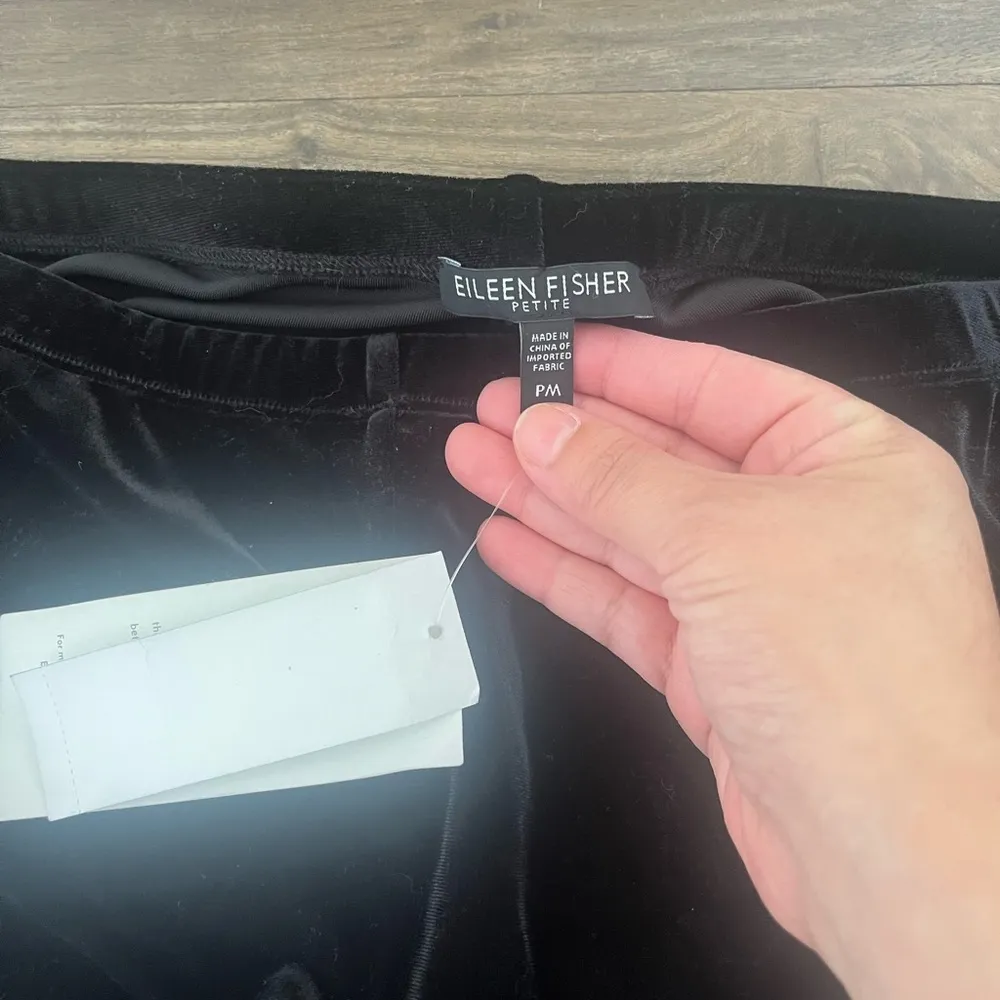 NWT Eileen Fisher Size Petite Medium Black Stretch Velvet Knit Ankle Leggings PM - Image 4