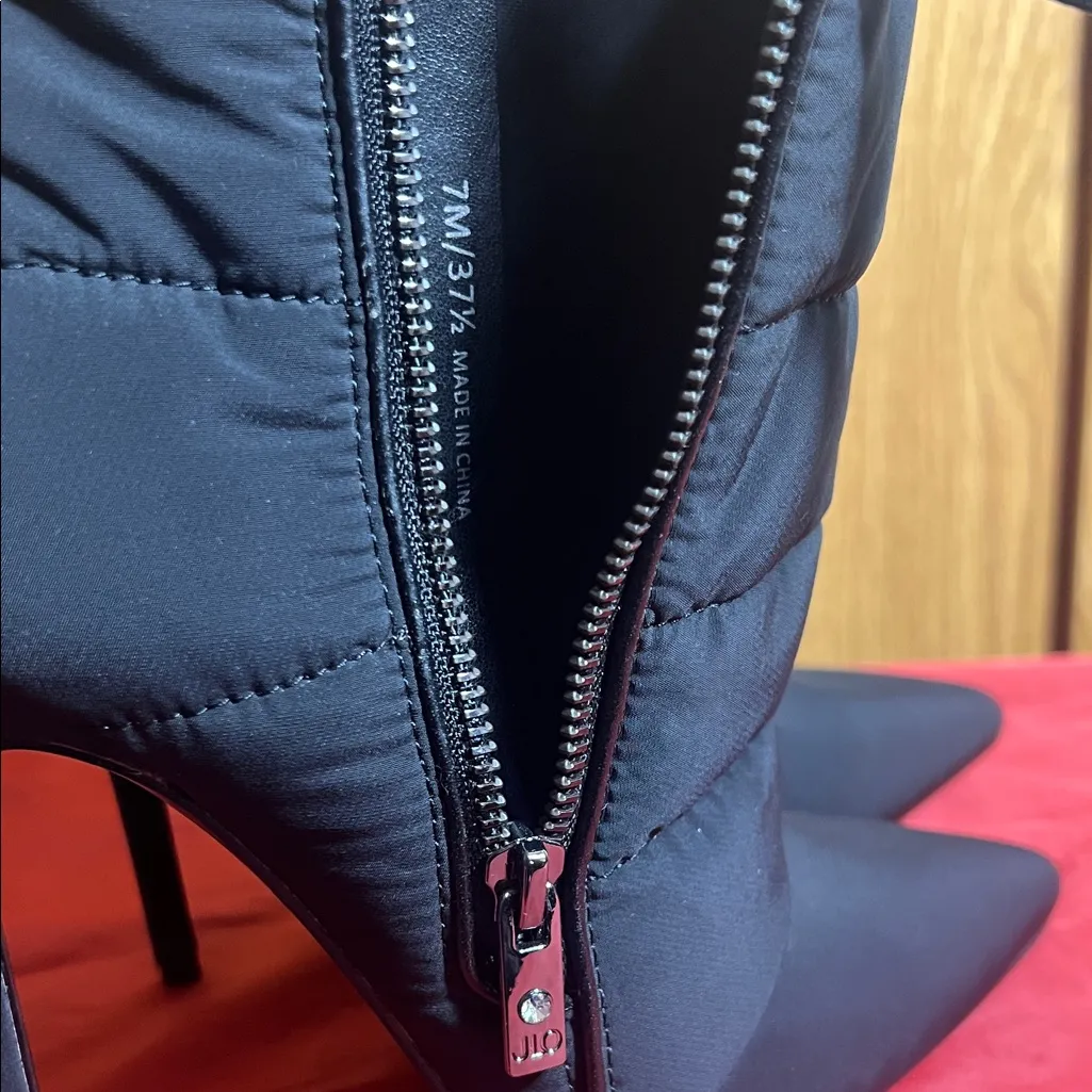 Jennifer Lopez Black Quilted Heeled Boots - Image 5