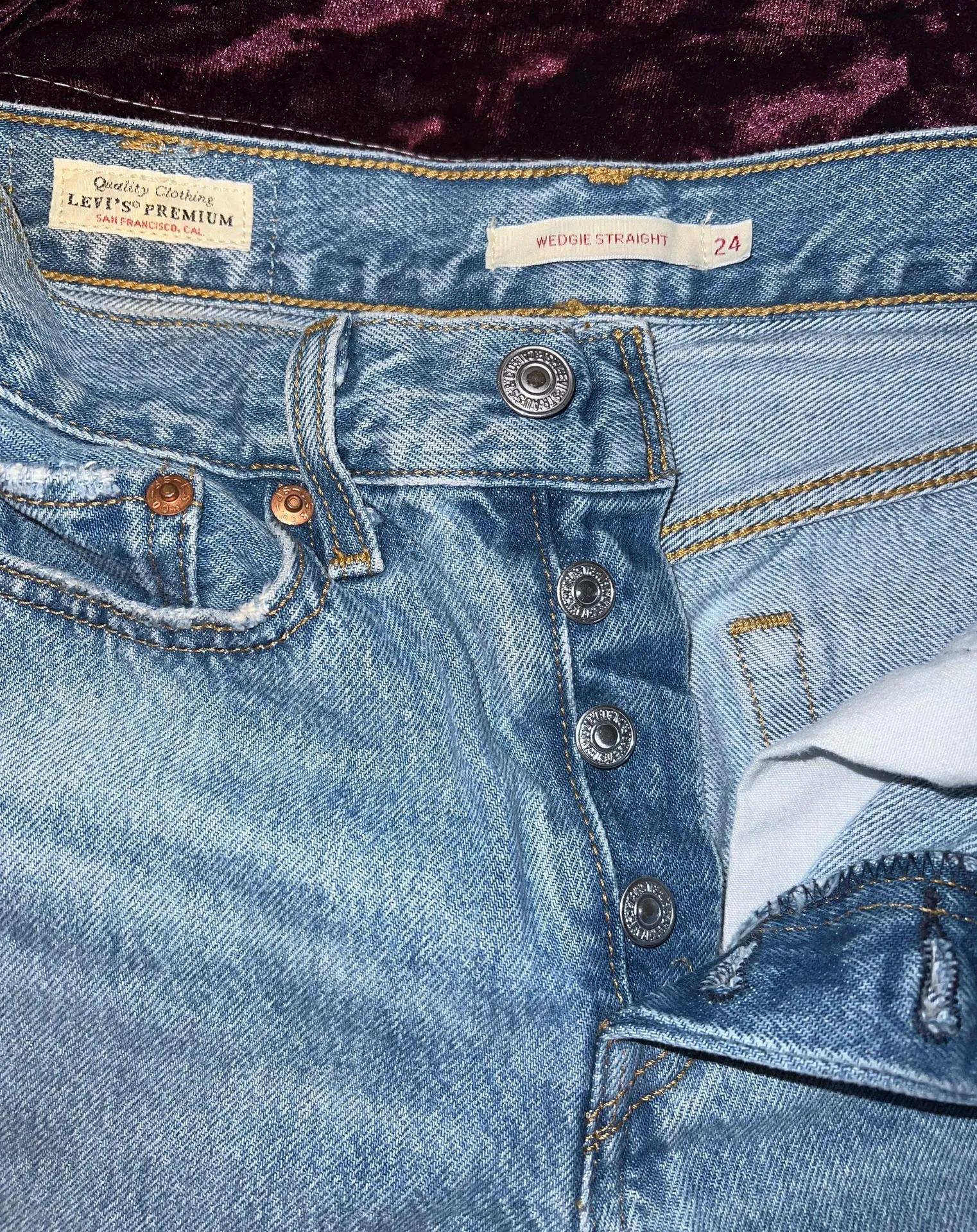 Levi’s Wedgie Straight Jeans - Image 3