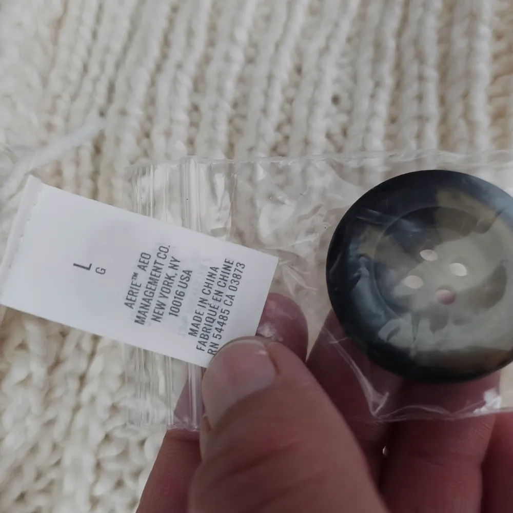 Aerie Cream Button Mockneck Cable Knit Detail Sweater Size Large - Image 8