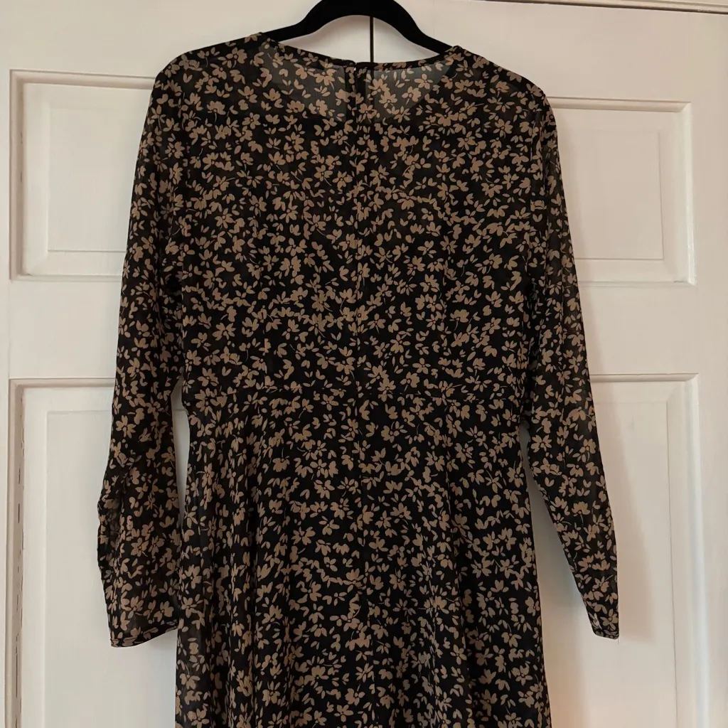 Tommy Hilfiger Crossover Hem Black Tan Floral Midi Dress Sheer Chiffon Size 8 - Image 14