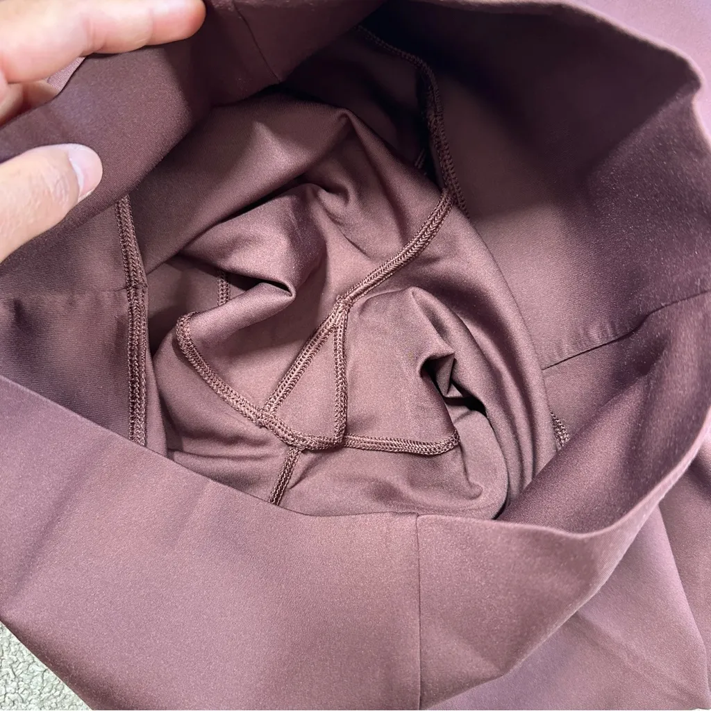 Vuori Women’s Evolve Uplift Leggings 24.5” High Waisted in Fig Maroon Size XS - Image 11