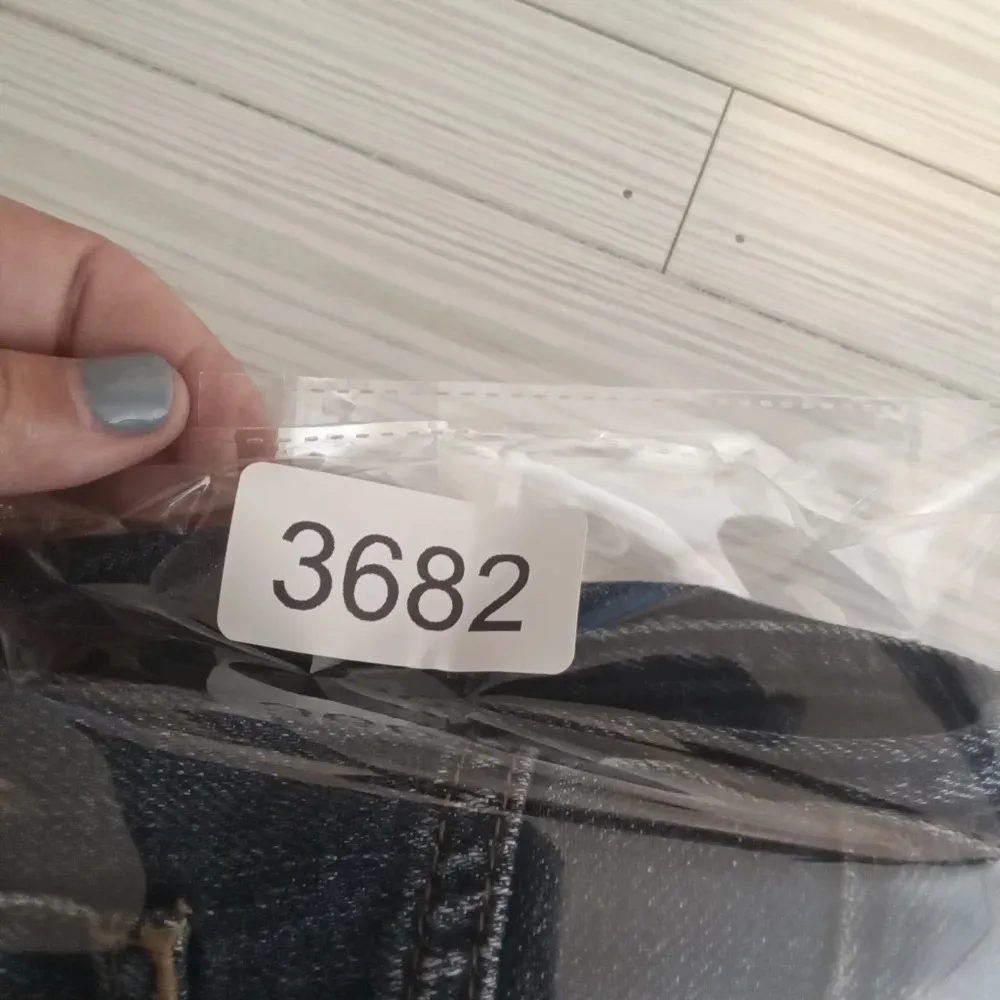 Abercrombie & Fitch boyfriend straight jeans cropped varsity  women's 2R - Image 9