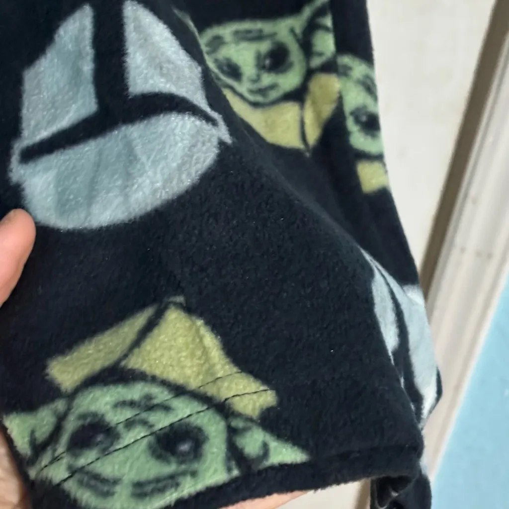 Disney The Mandalorian The Child Grogu baby Yoda PJ’s tee shirt and pants set - Image 4