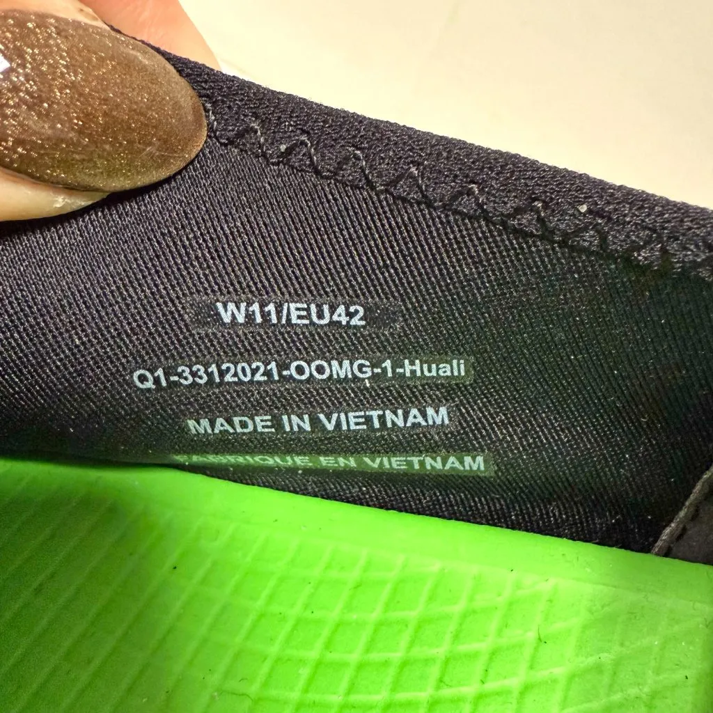 Oofoos OOmg eeZee Black Size 11 - Image 13