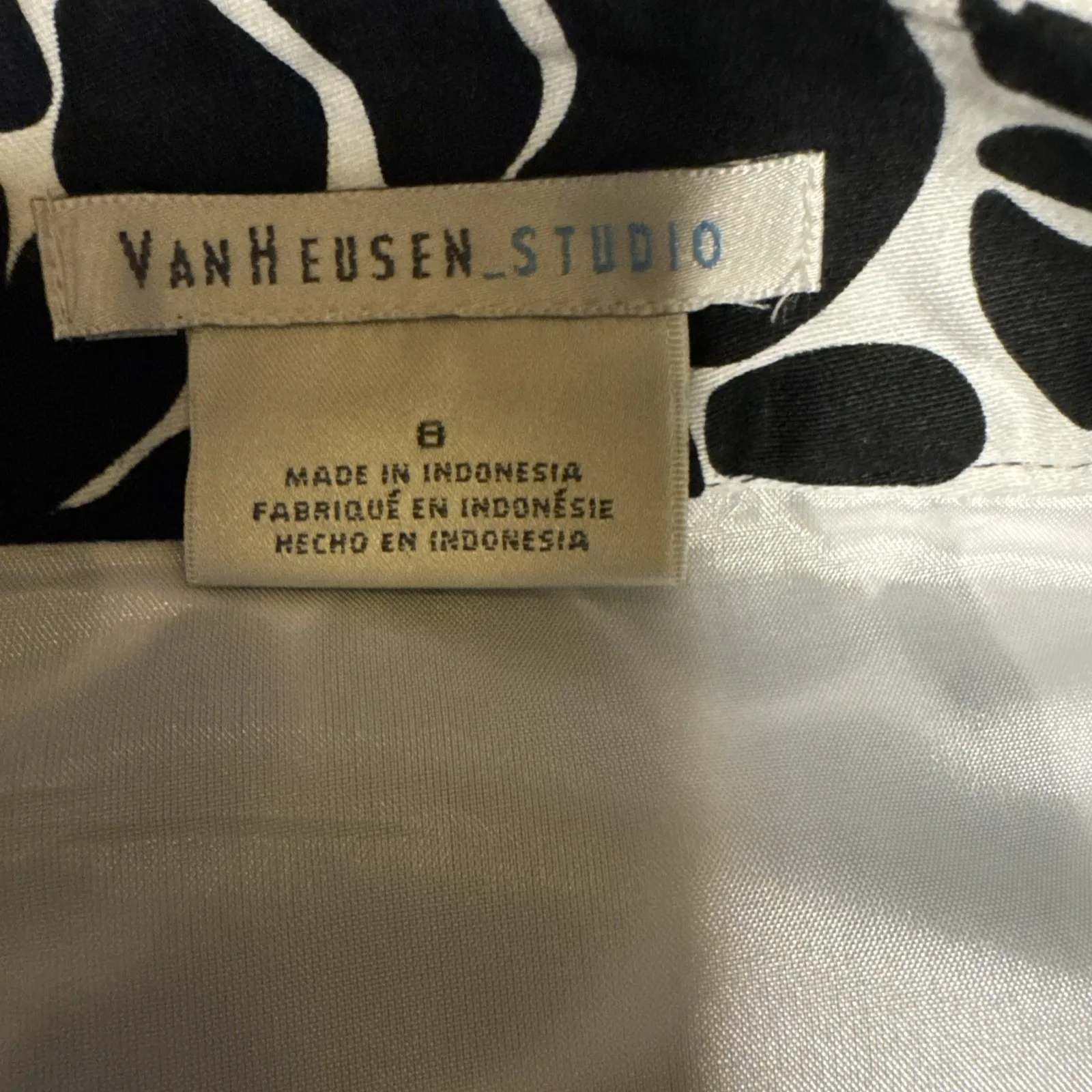 Van Heusen Studio Women's Black And White Lined Zipper Back Skirt. - Image 2