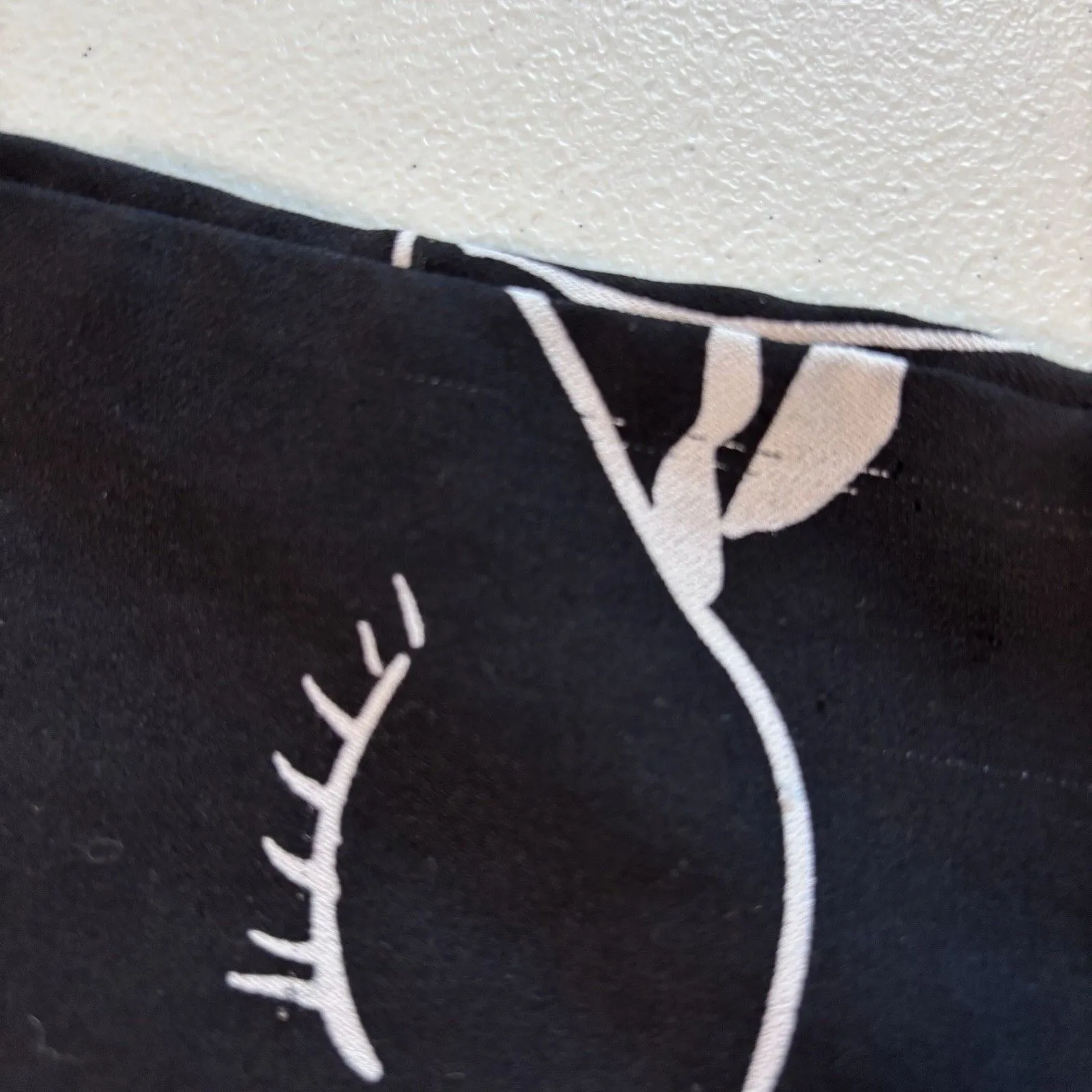 Princess Polly Women’s Size 4 Pants Straight Hi Rise Black w/ Faces Straight Leg - Image 11