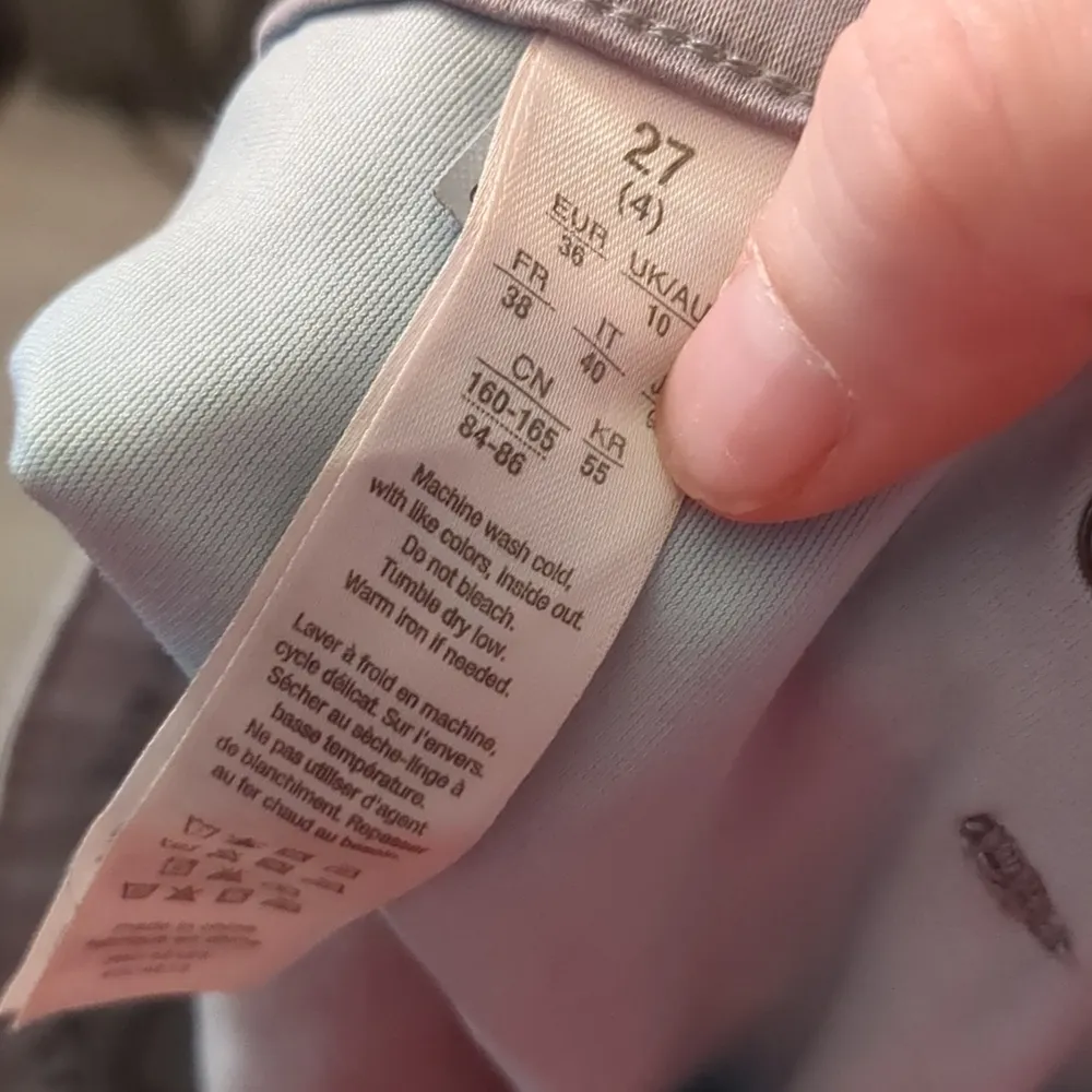 Spanx grayish lavender Slim X Cropped jeans size 4 - Image 4