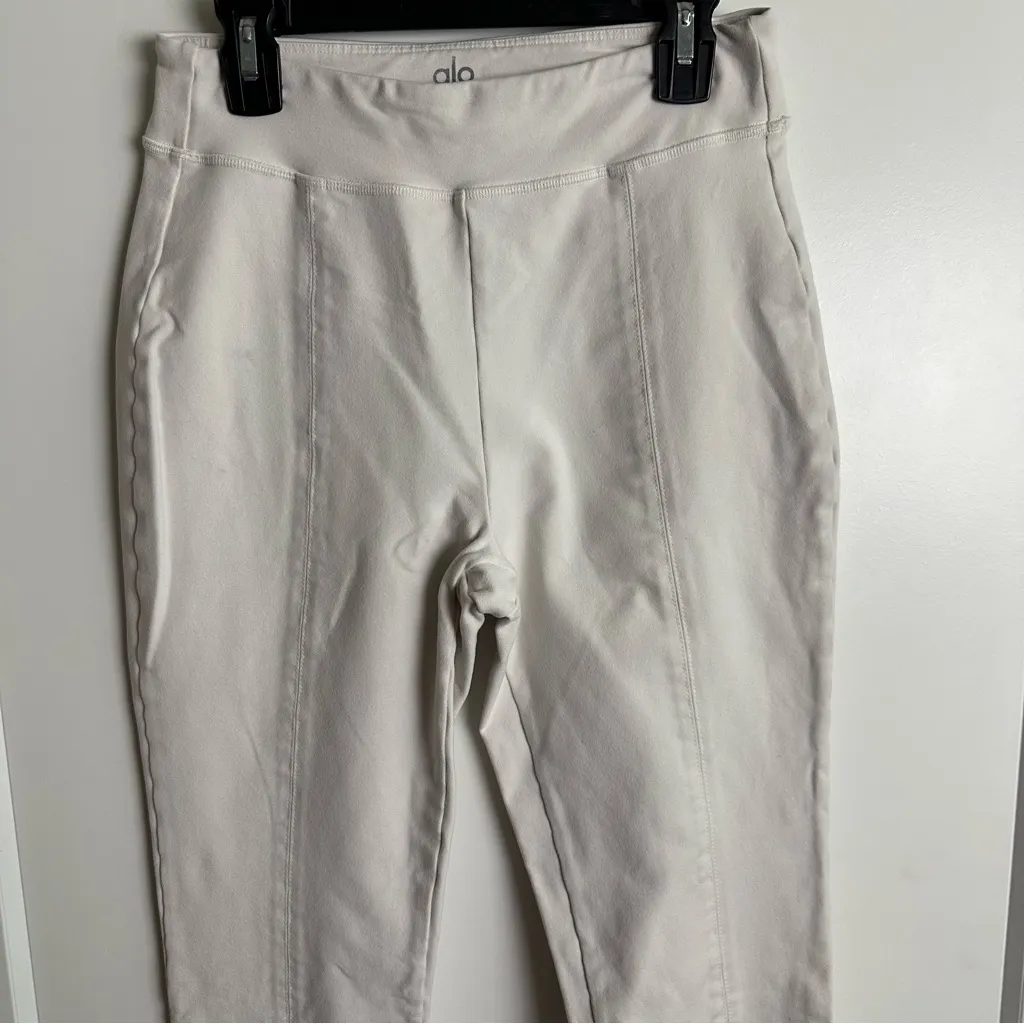 ALO Yoga Airbrush High Waist Flutter Flare Leggings - Image 4