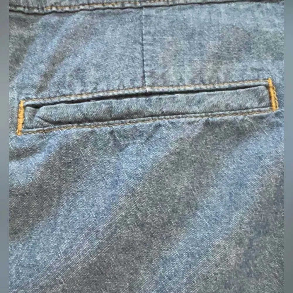 PASSPORTS | ladies denim Bermuda style short. Size: 16. - Image 10