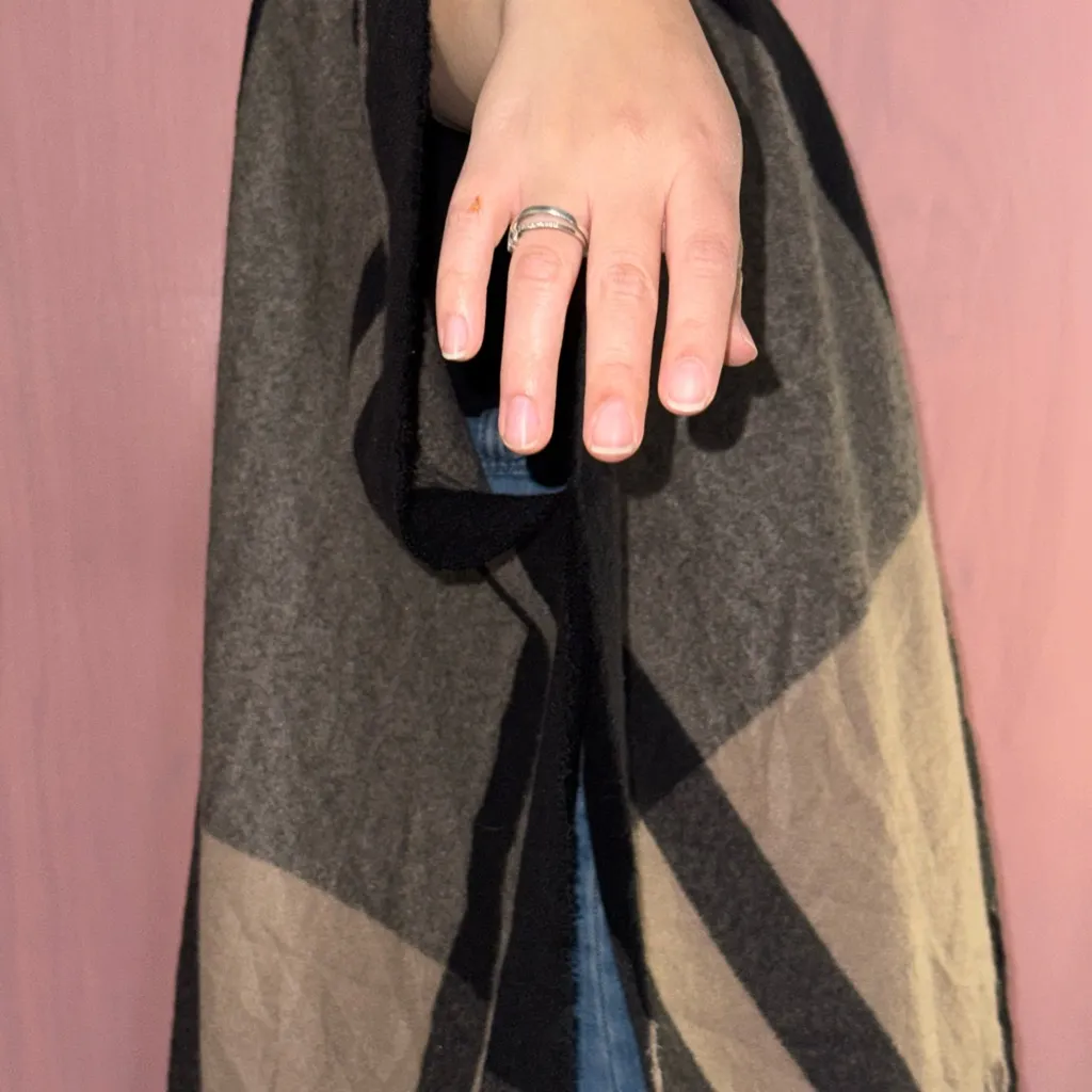 Vince Camuto  Gray Textured Poncho - Image 5