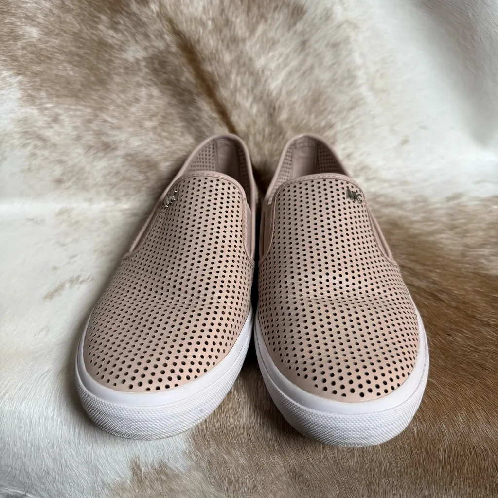 Michael Kors slip on Sneakers Size 9.5 - Image 3