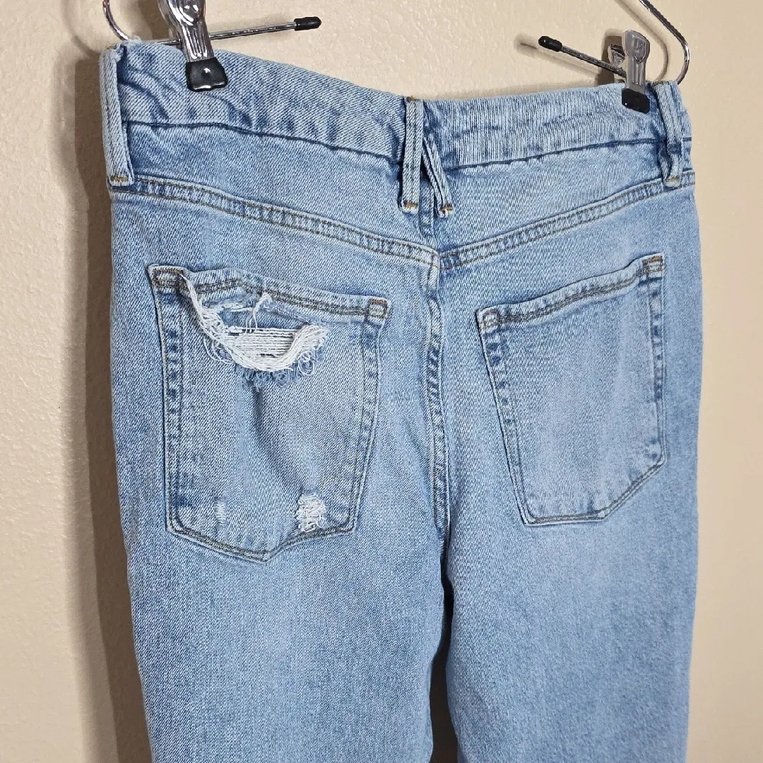Good American Jeans Good Boy Straight Leg Cropped Frayed Hem - Image 6