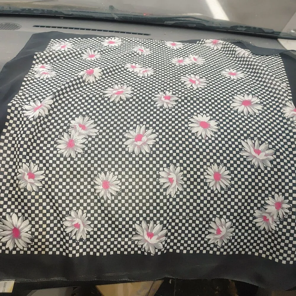 Elaine Gold Black White Checkered Floral Print Scarf 100% Polyester Made Italy - Image 6