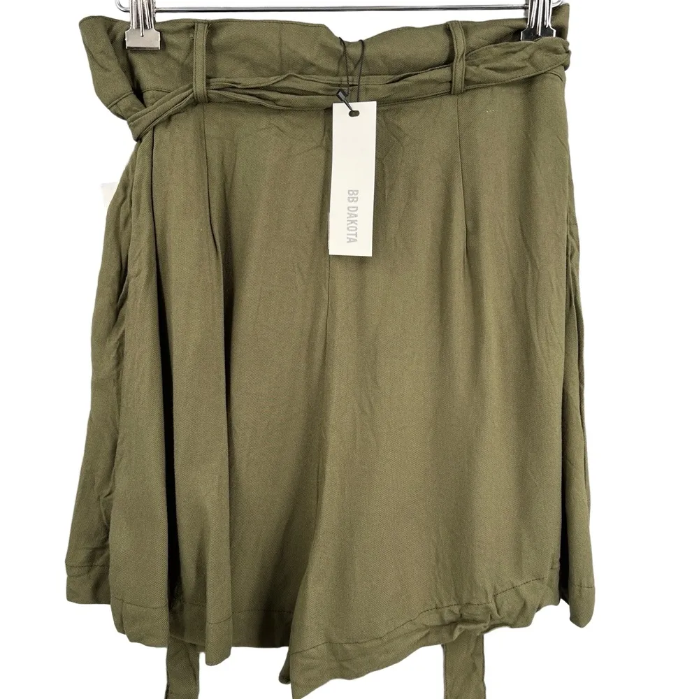 BB Dakota Women's Shorts Olive Green Tie-Waist Relaxed Loose Fit Size 8 New - Image 2