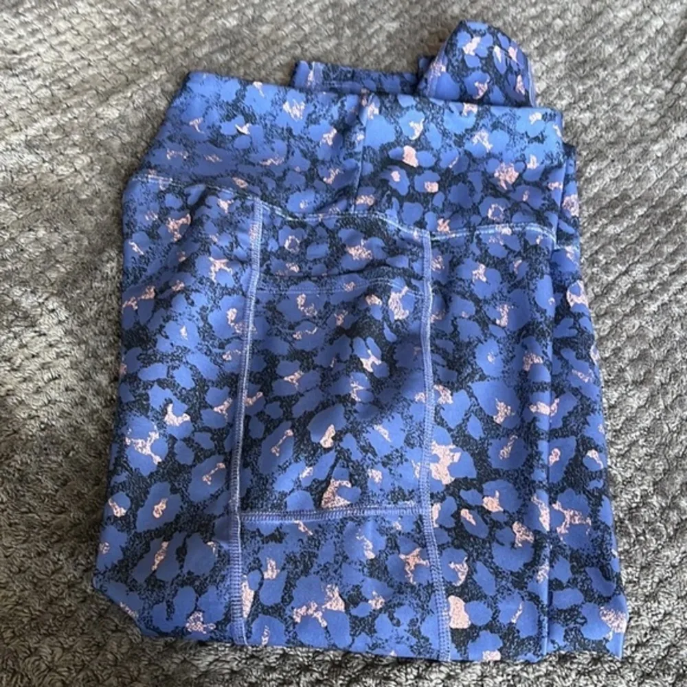 Bally Fitness Athleisure Soft Leopard Marlin Yoga Band Leggings Large NWT #7963 - Image 6