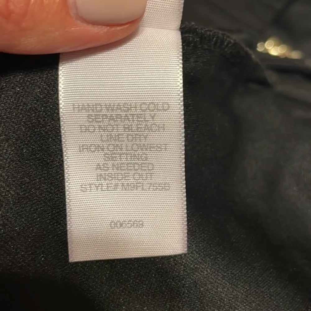 Bison Bisou Black Ribbed Sheath Dress With Gold Chain Straps - Image 8