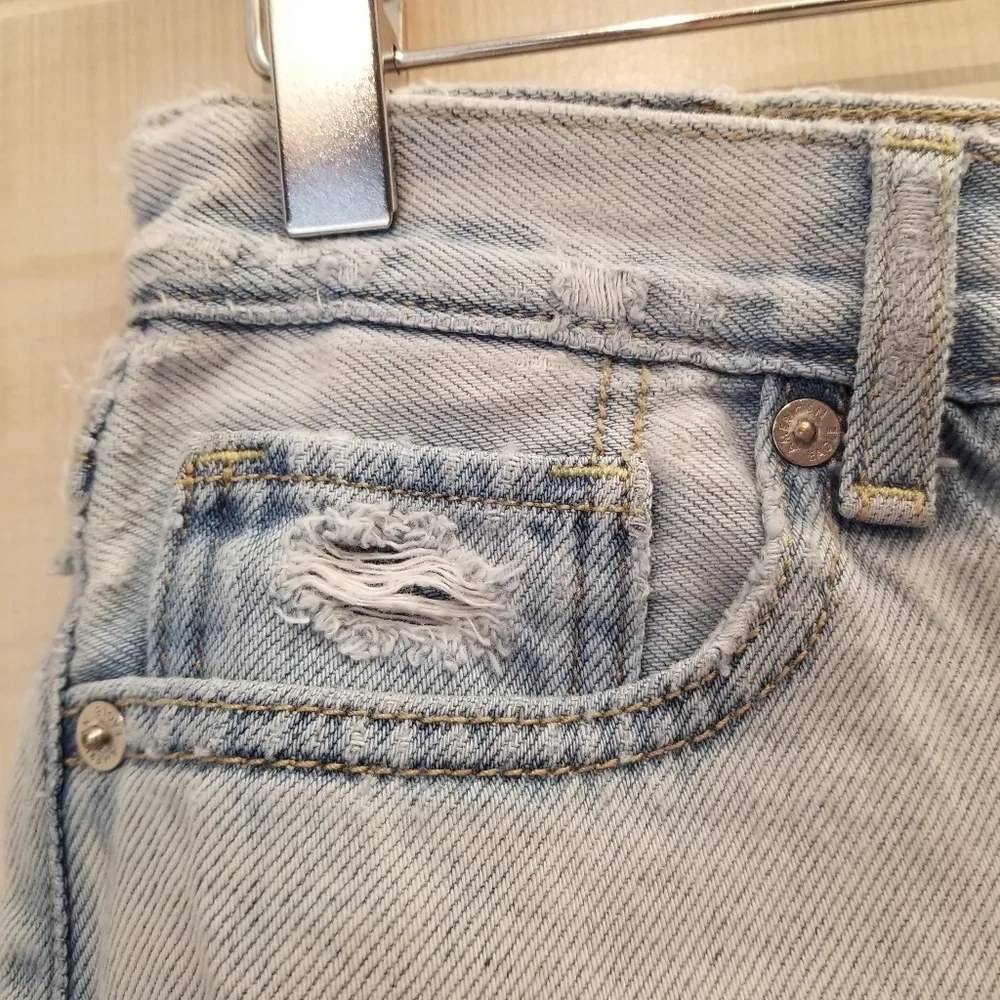 {4} American Eagle Mom Short Denim Jean Distressed Destroyed Ripped - Image 10