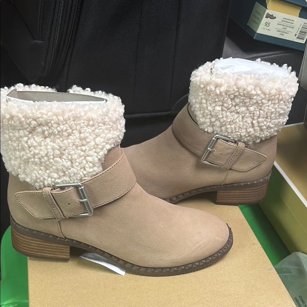 Gentle Souls by Kenneth Cole Best Slit Moto Cozy Mushroom 9M - Image 3