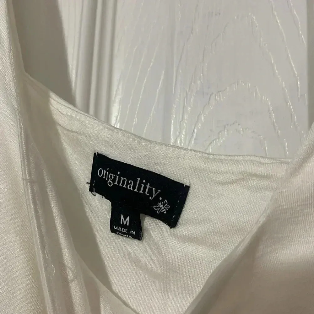 Originality buttery soft white crop tank top NWT M Size M - Image 6