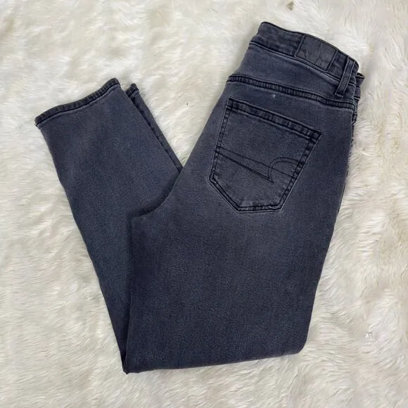 American Eagle Strigid‎ Mom Jean Black Washed Size 4 - Image 4