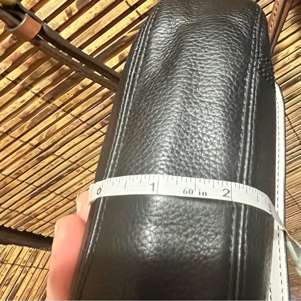 Fossil Black and White Crossbody Bag with Minimalist Design - Image 6