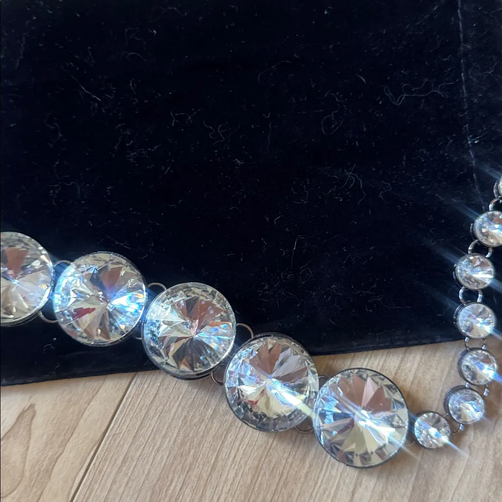 Sparkling Silver Crystal Necklace Black - Image 2