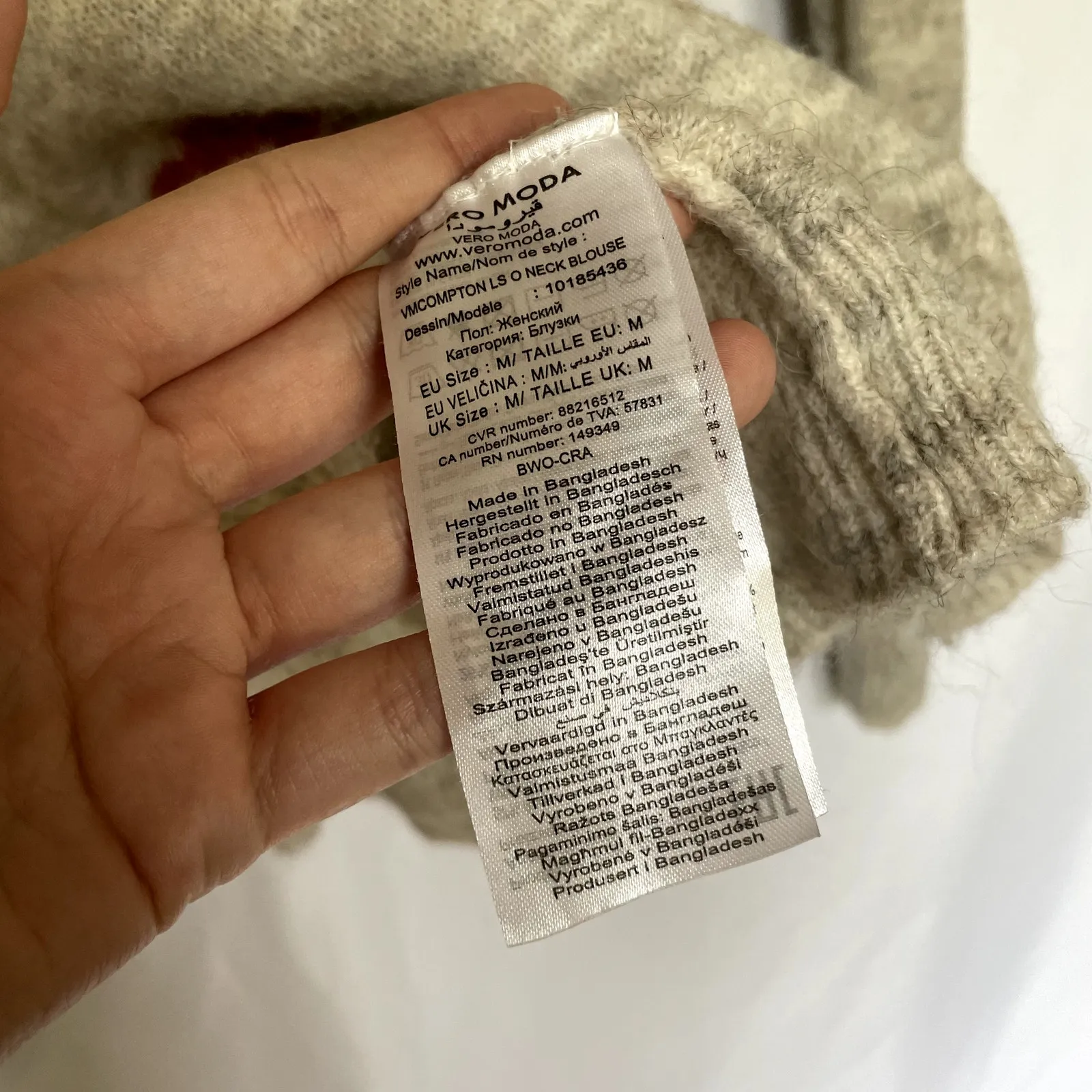 Veromoda gray alpaca nylon crewneck sweater women's size medium gray flowers - Image 6