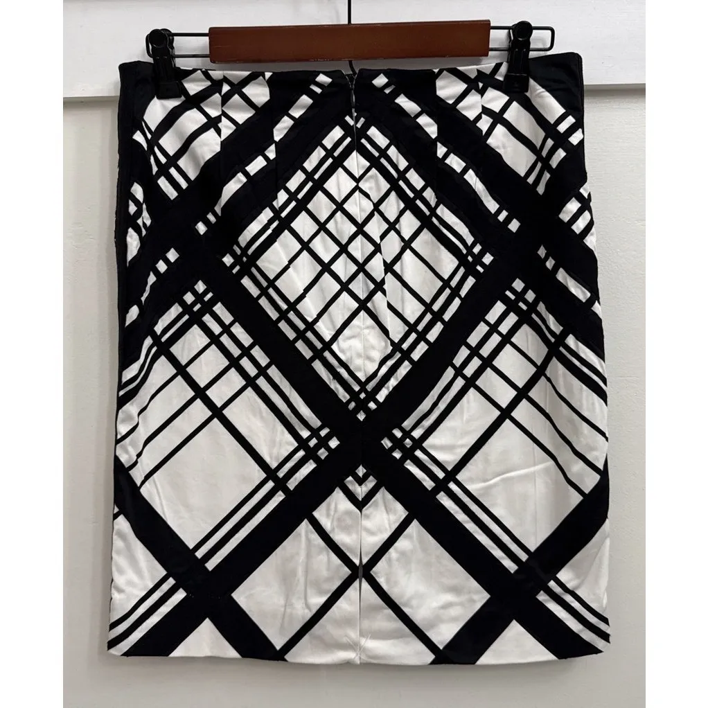 White House Black Market Geometric Black White Pencil Skirt Size Women's 4 - Image 2