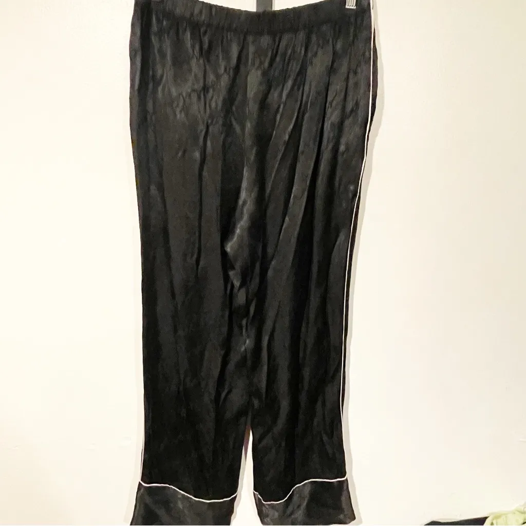 Victorias Secret Size Medium Black‎ Printed Satin Pull on Pajama Bottom Sleep - Image 4