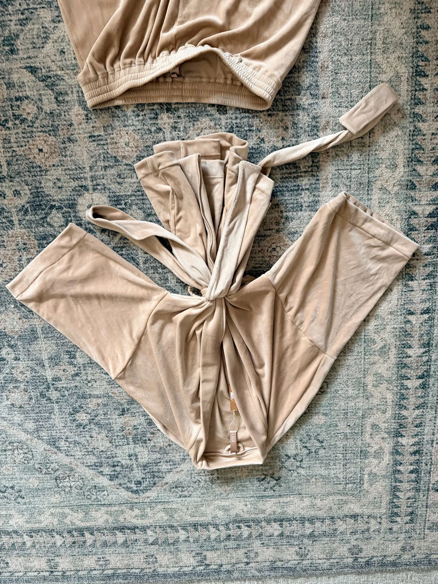 Skims velour tan nude fleece wrap robe and pants set NWT L - Image 5