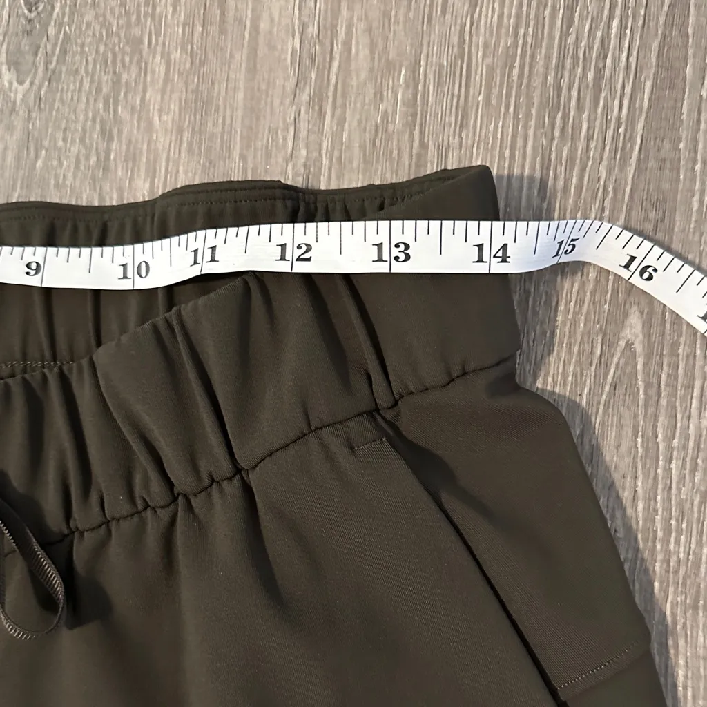 Lululemon Sz 6 On The Fly Crop Casual Crop‎ Dark Olive Drawstring Women’s Pants - Image 7