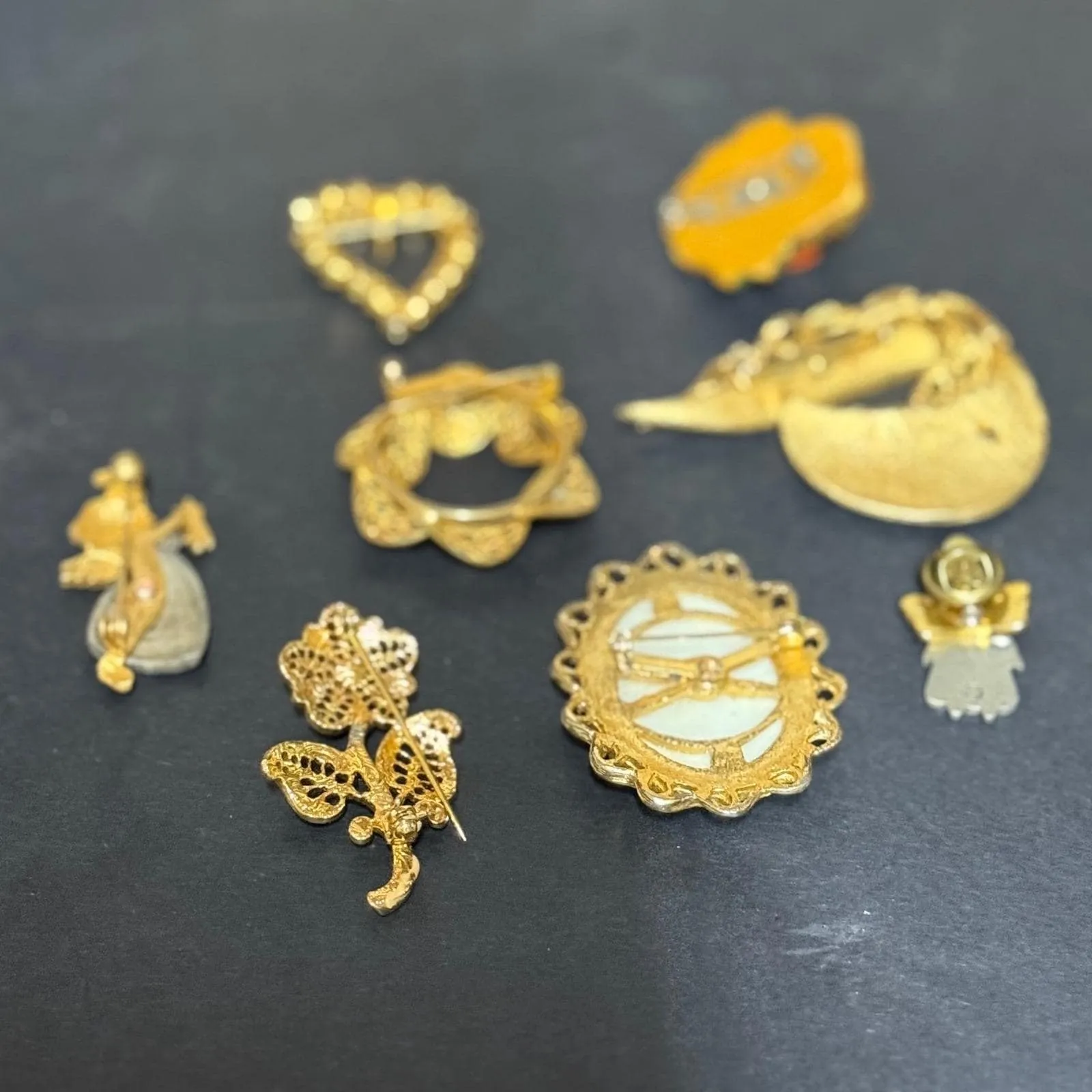 VTG Costume Jewelry Brooch Lot 8 Pieces - Image 11