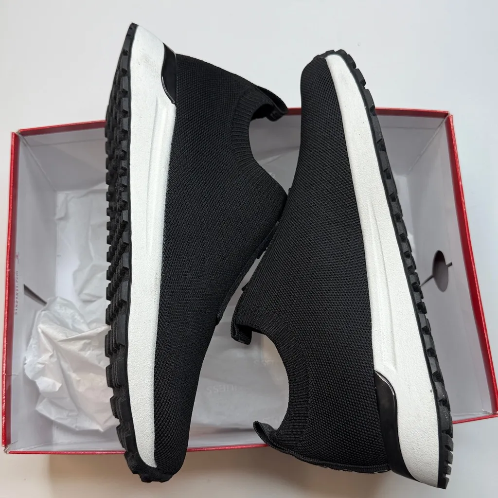 Guess  Women's Knit Slip-On Sneakers- Size 8.5 - Image 8