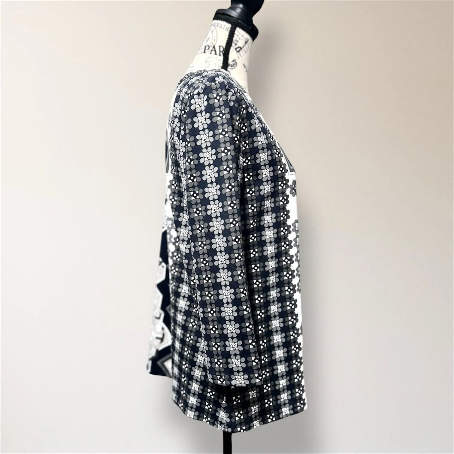 J.McLaughlin M Black White Floral Geometric Catalina Long Sleeve Artsy Top - Image 2