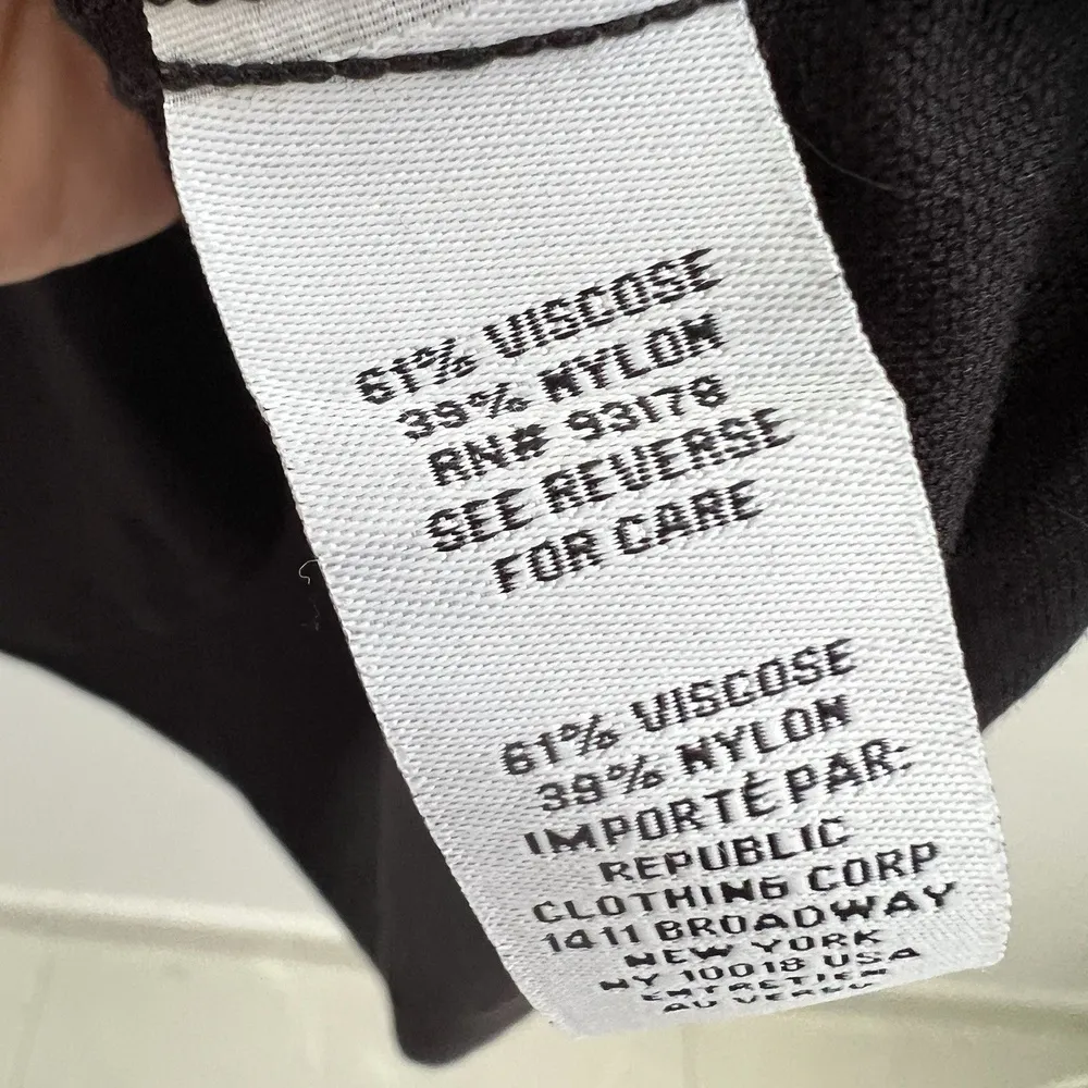 Magaschoni  Relax Fit Roll Tab Sleeve Collared Button Down Shirt top MEDIUM NWOT - Image 7