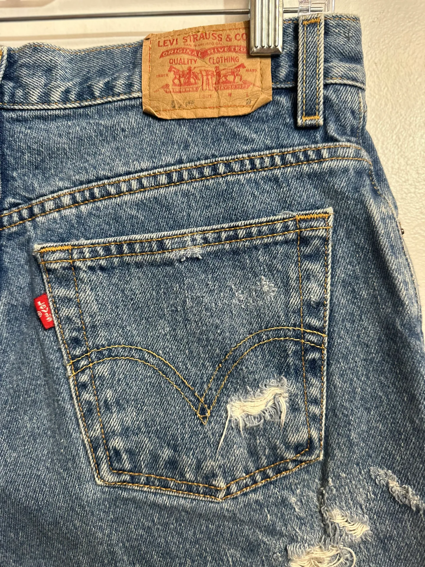Levi 550’s 2003 Distressed Cut Off Jean Shorts - Image 14