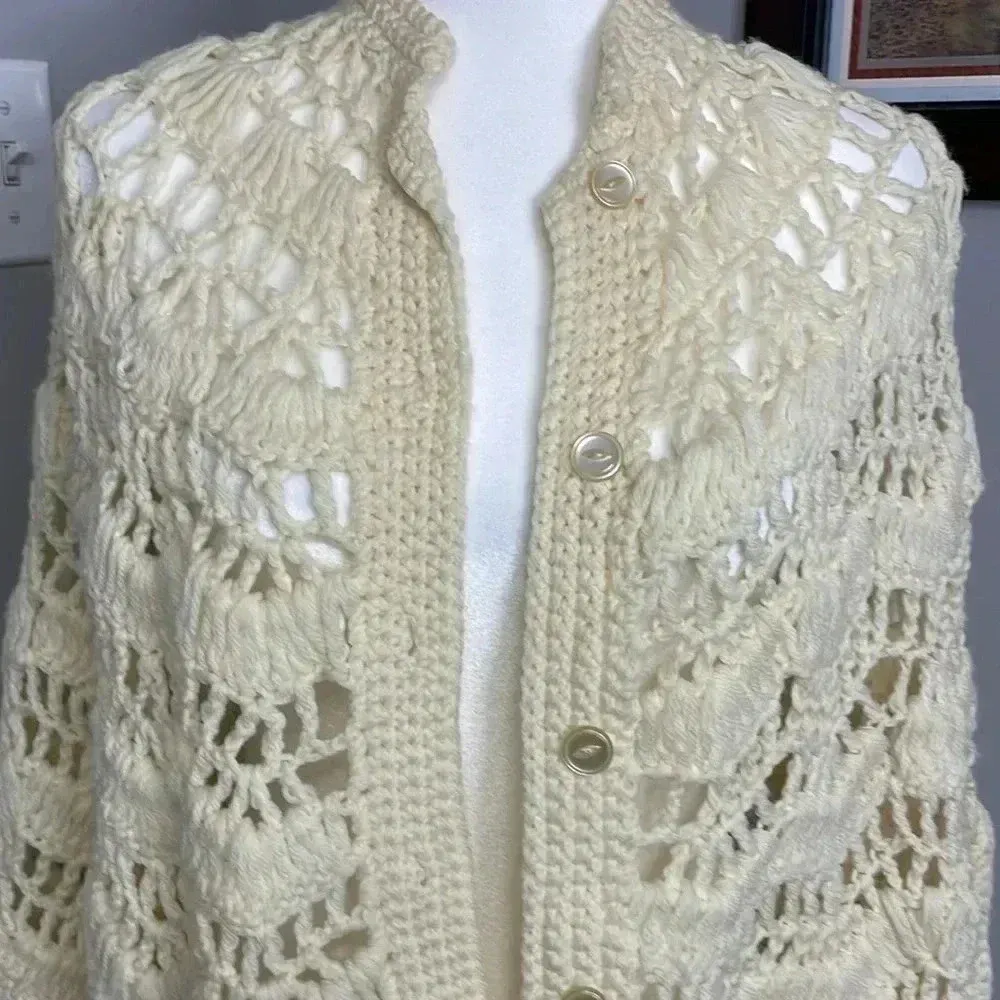 Vintage Handmade Crochet Poncho Cape Button closure One Size Off White Ivory - Image 2