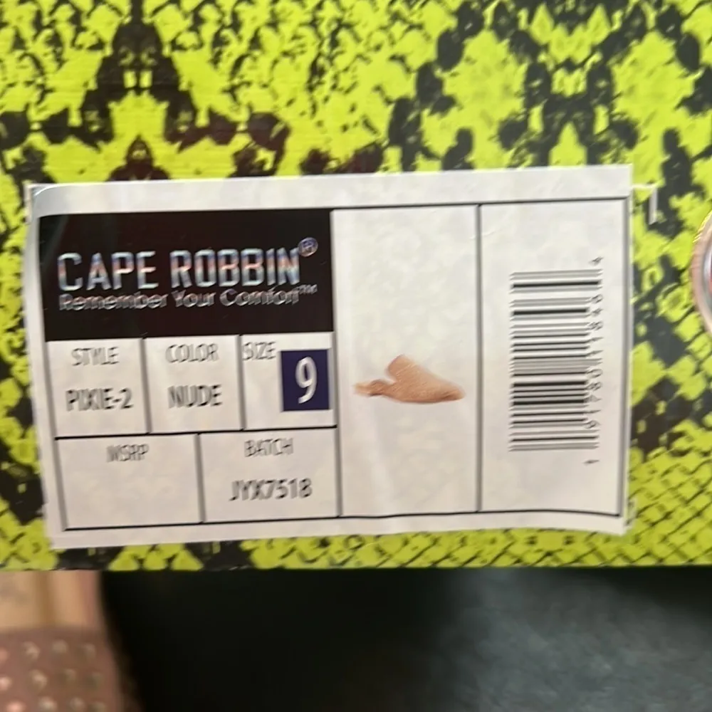 NIB cape Robbin nude pixie slide with rhinestone sz 9 - Image 4