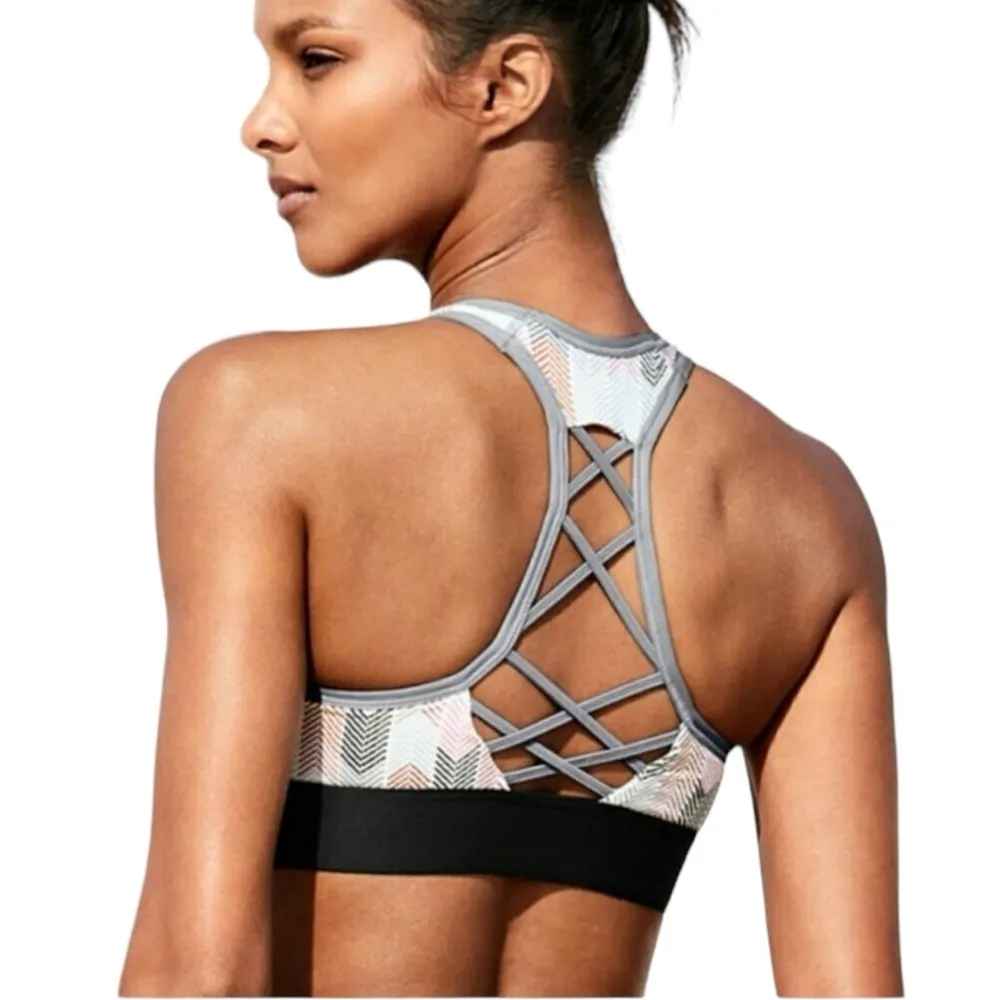 VICTORIA SPORT Chevron Print The Player Racerback Sports Bra Size Medium - Image 2