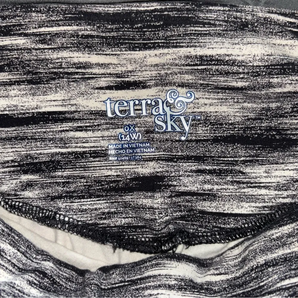 Terra & Sky Patterned Leggings - Image 3