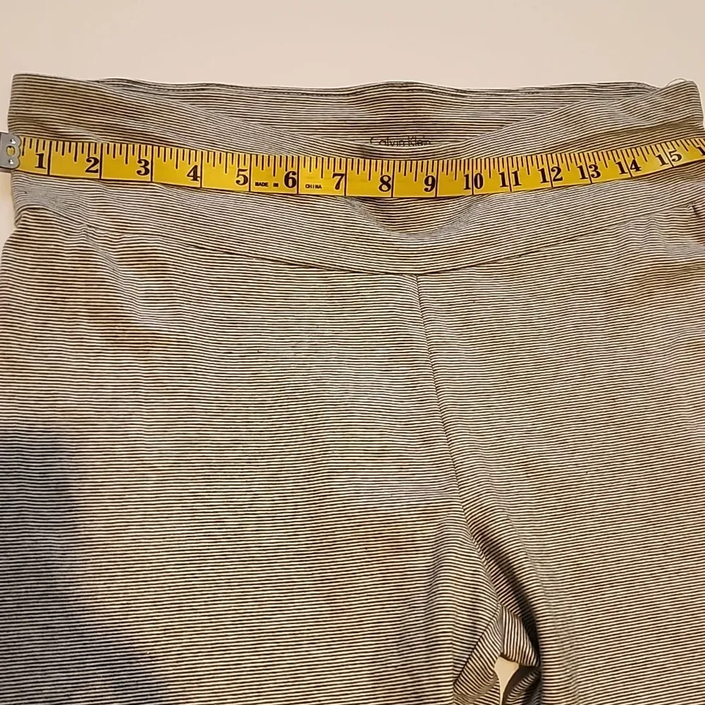 Calvin Klein Athletic Leggings - Size XL - Image 8