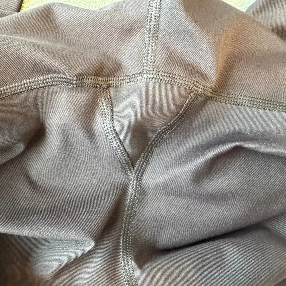 EUC Nike Dri Fit Workout Leggings - Image 5