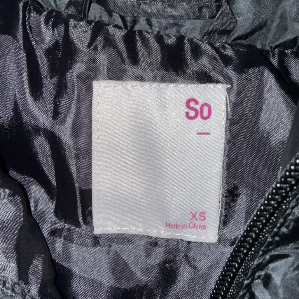 SO Shiny Black Puffer Vest - Image 2