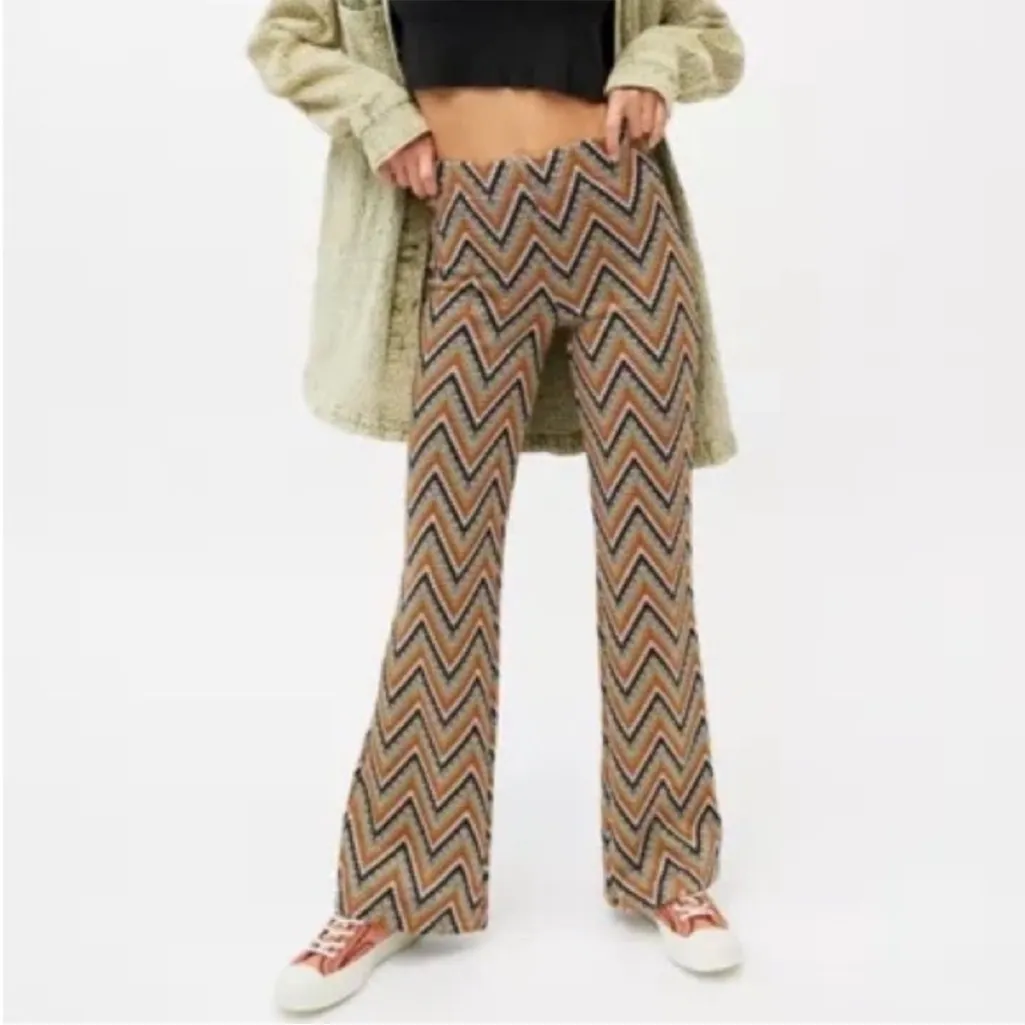 Urban Outfitters Bryan Geometric High Waisted Flare Pants size small - Image 3