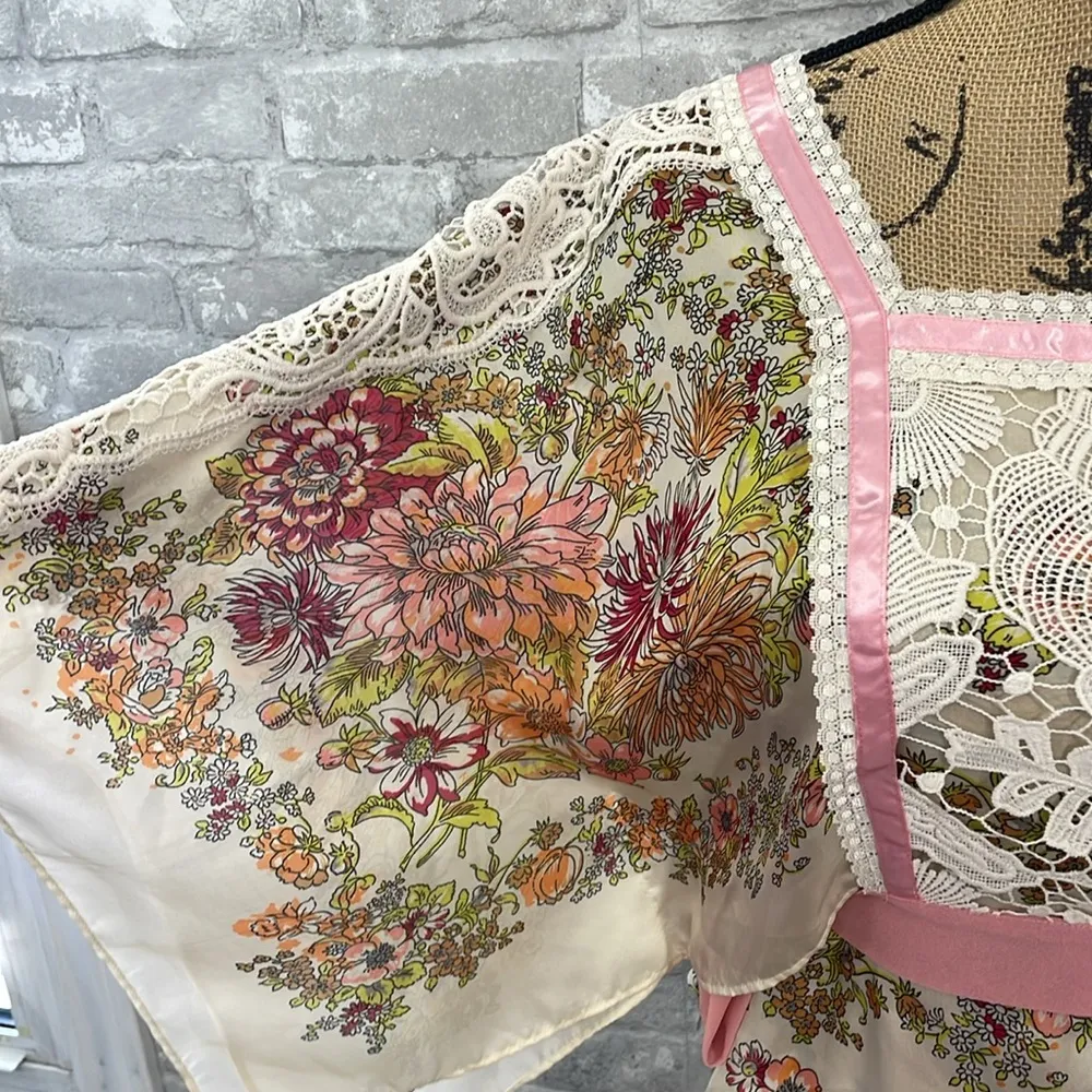 Anthropologie Tiny Begonia Floral Lace Top - Image 3