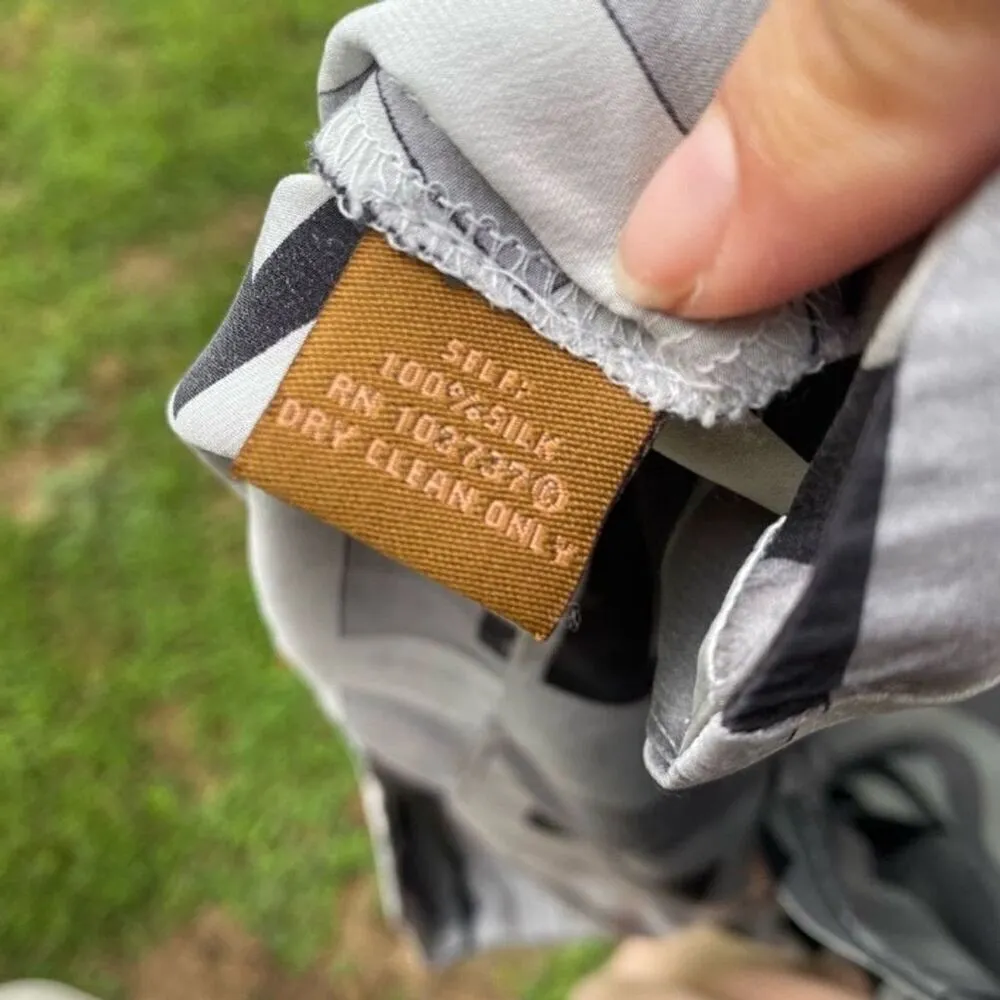 Ali Ro Women's Size 4 Black Geometric Shift Dress Sleeveless V-Neck - Image 4