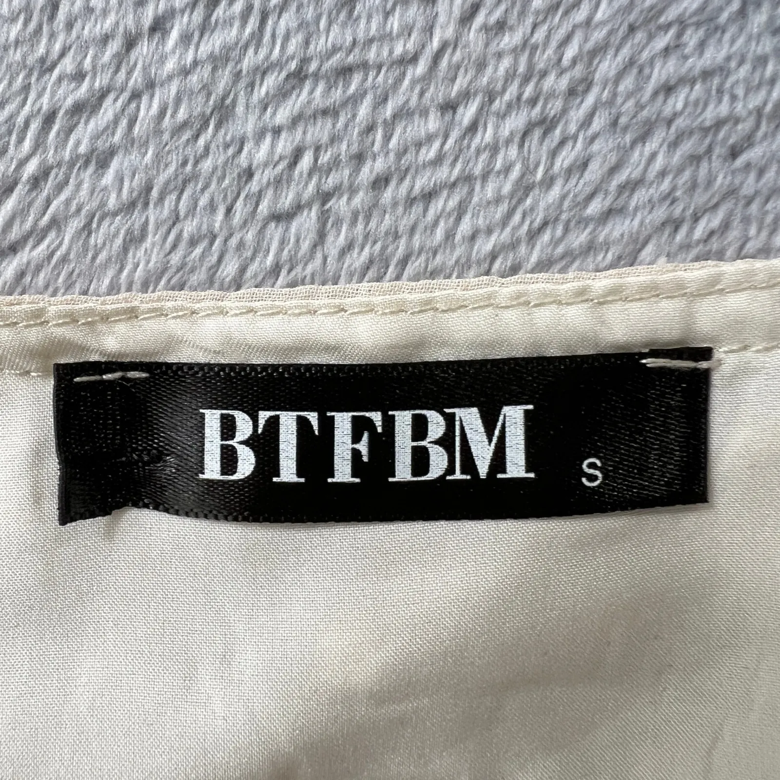 BTFIM Swiss Dot Dress Long Sleeve Ruffle Hem Midi Dress Beige‎ Size Small Boho Tan - Image 4