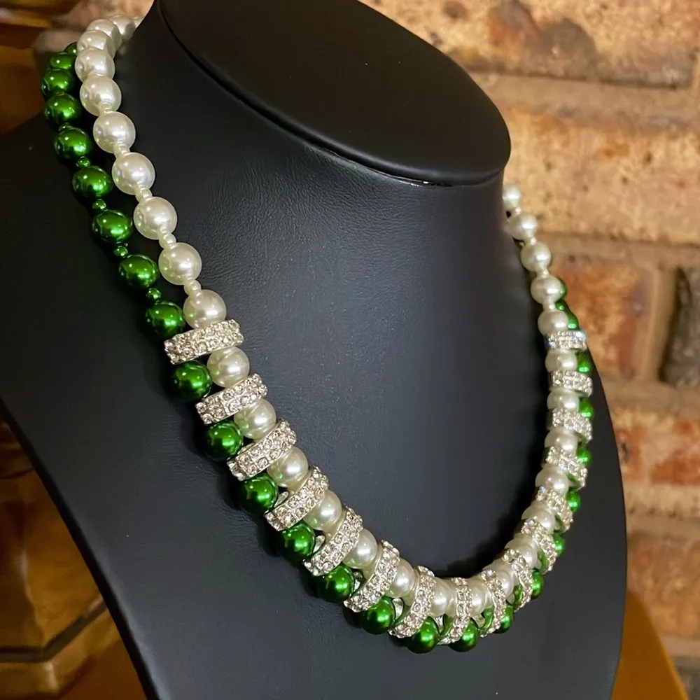 Vintage Silver toneFaux Green and White Pearl Necklace and Earrings set - Image 5