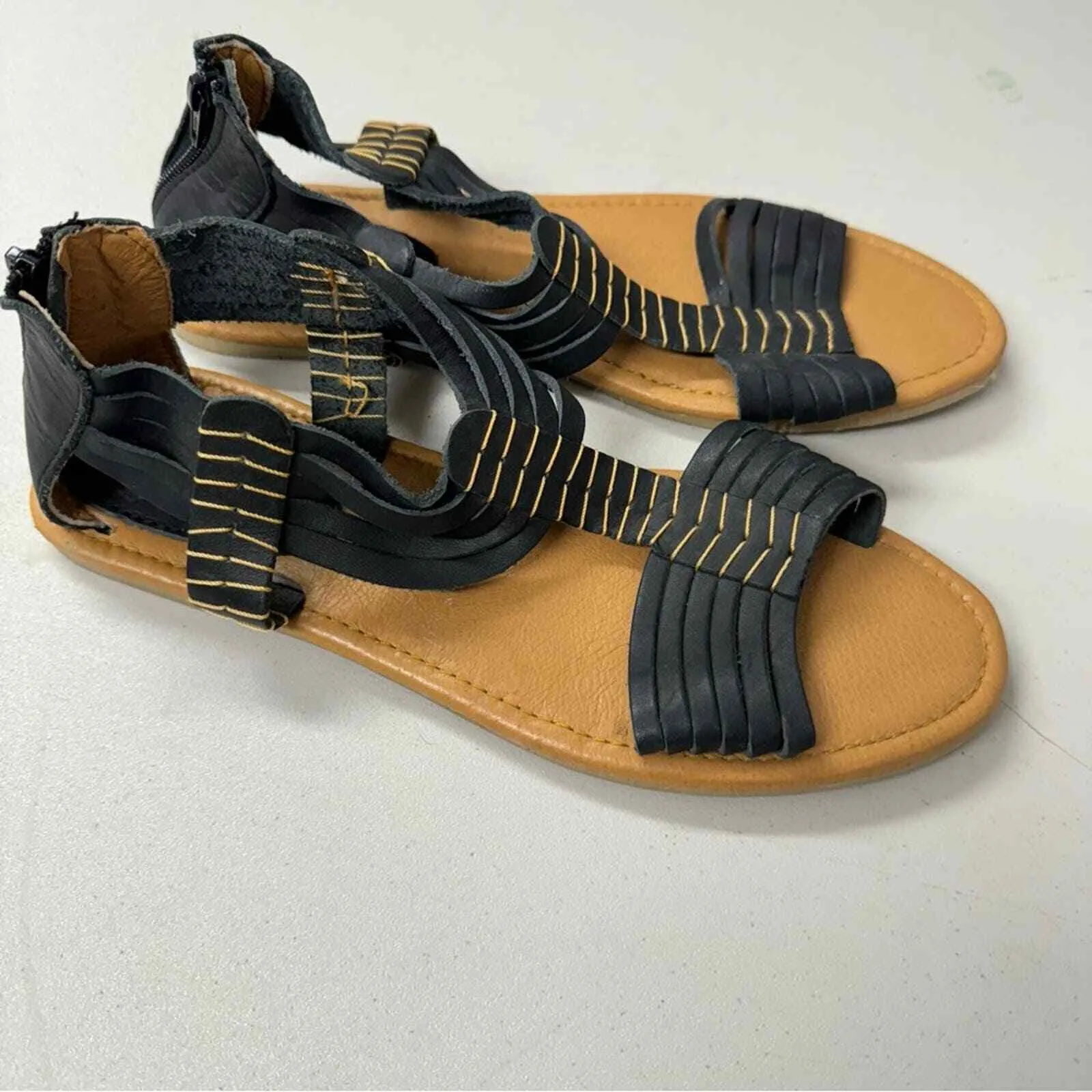 Flavio Orie Black Leather Gladiator Sandals Womens 7 Flats Classic - Image 2